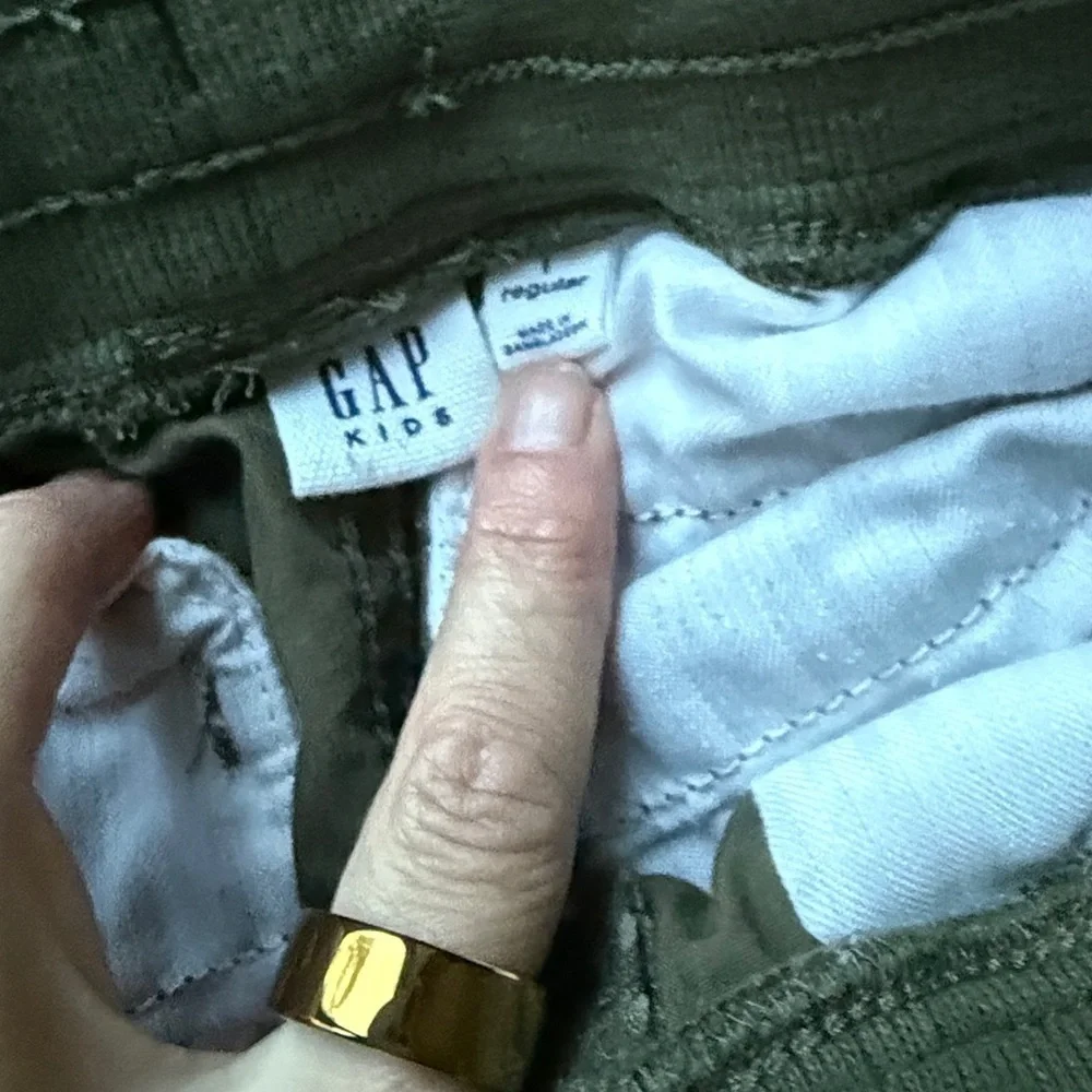GAP olive green